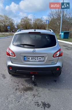 Внедорожник / Кроссовер Nissan Qashqai 2010 в 