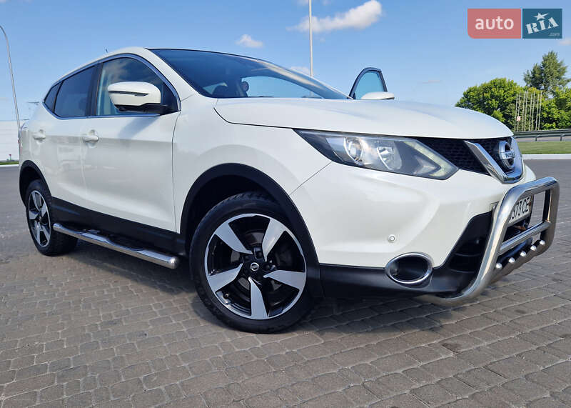 Внедорожник / Кроссовер Nissan Qashqai 2015 в Ровно