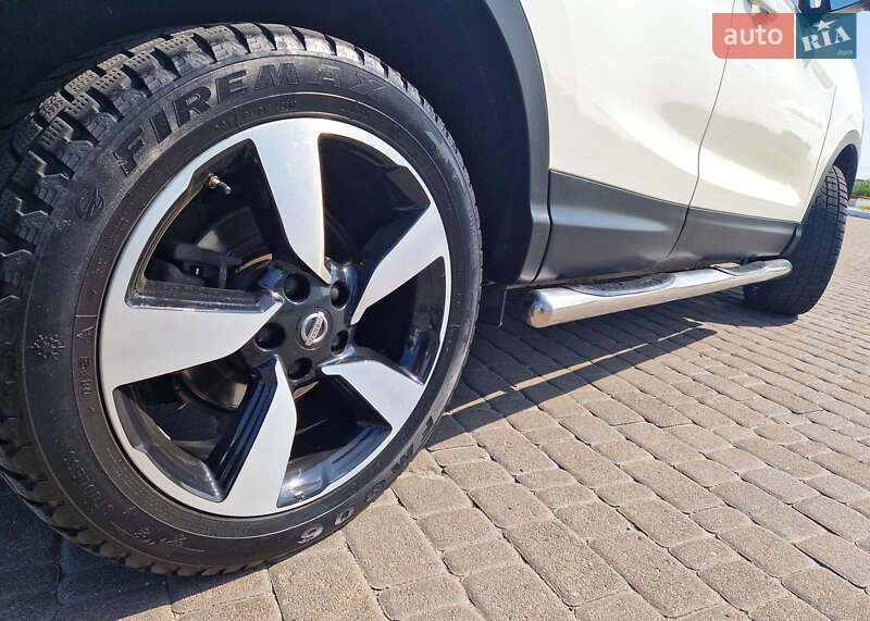 Внедорожник / Кроссовер Nissan Qashqai 2015 в Ровно