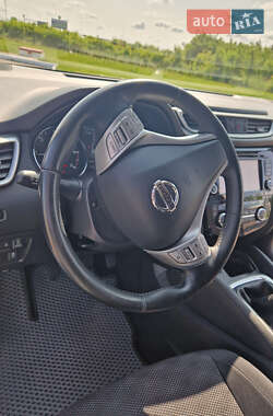 Внедорожник / Кроссовер Nissan Qashqai 2015 в 