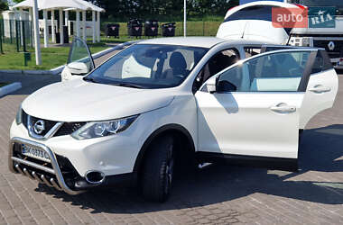 Внедорожник / Кроссовер Nissan Qashqai 2015 в 