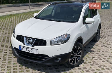 Внедорожник / Кроссовер Nissan Qashqai 2012 в 
