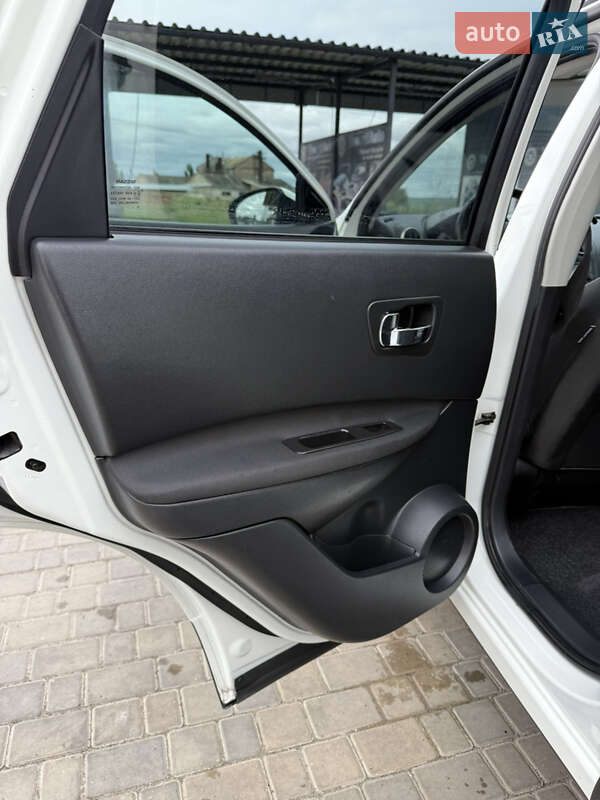Позашляховик / Кросовер Nissan Qashqai 2011 в Звенигородці