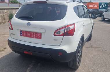Внедорожник / Кроссовер Nissan Qashqai 2012 в 