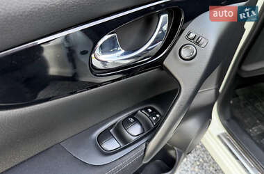 Внедорожник / Кроссовер Nissan Qashqai 2015 в 