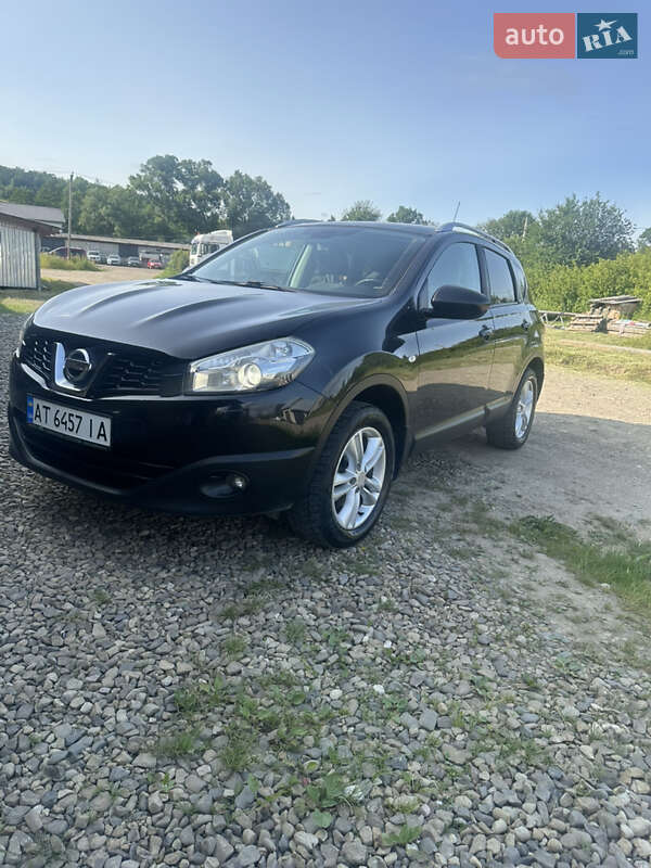 Позашляховик / Кросовер Nissan Qashqai 2011 в Косові