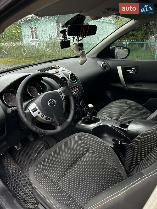 Внедорожник / Кроссовер Nissan Qashqai 2009 в Стрые