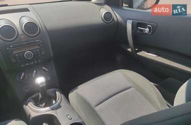 Внедорожник / Кроссовер Nissan Qashqai 2009 в 