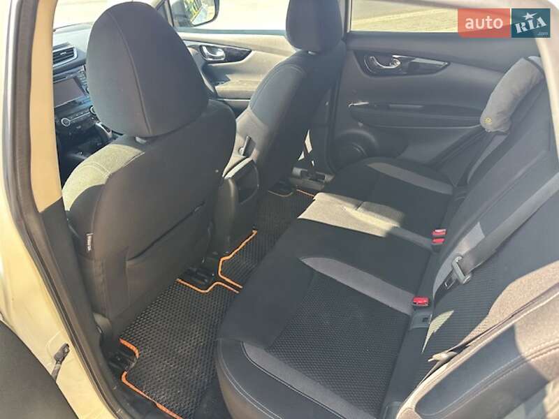 Внедорожник / Кроссовер Nissan Qashqai 2020 в Ивано-Франковске