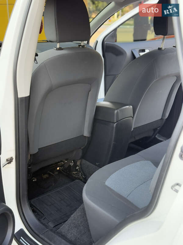 Внедорожник / Кроссовер Nissan Qashqai 2013 в Сарнах