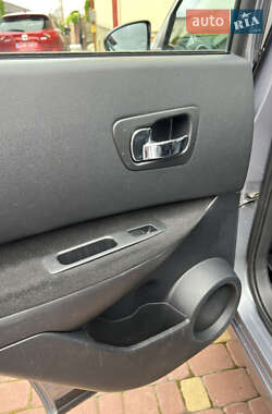 Внедорожник / Кроссовер Nissan Qashqai 2010 в 