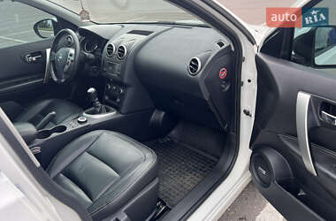 Внедорожник / Кроссовер Nissan Qashqai 2012 в 