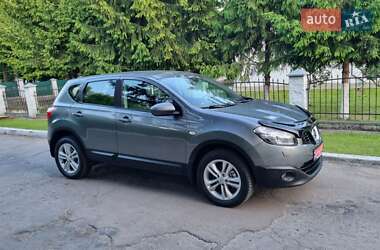 Позашляховик / Кросовер Nissan Qashqai 2012 в Дубні