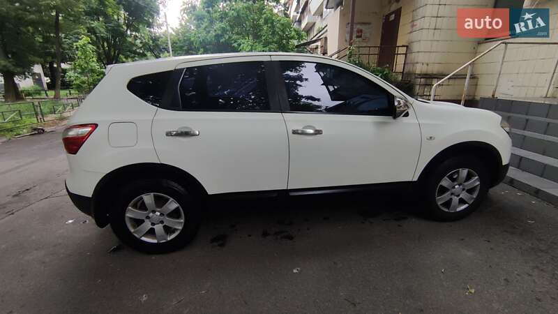 Позашляховик / Кросовер Nissan Qashqai 2011 в Києві