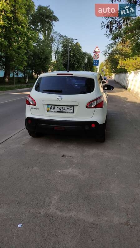 Позашляховик / Кросовер Nissan Qashqai 2011 в Києві