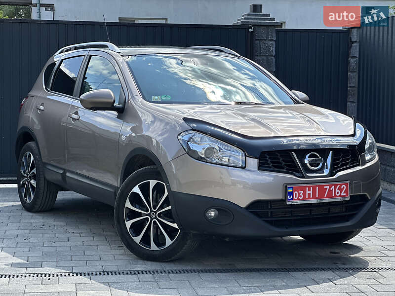 Внедорожник / Кроссовер Nissan Qashqai 2012 в 