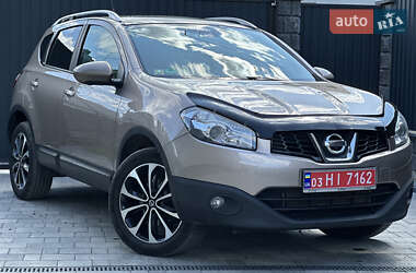 Внедорожник / Кроссовер Nissan Qashqai 2012 в 