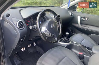 Внедорожник / Кроссовер Nissan Qashqai 2012 в 