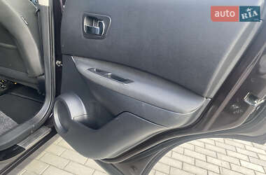 Внедорожник / Кроссовер Nissan Qashqai 2012 в 