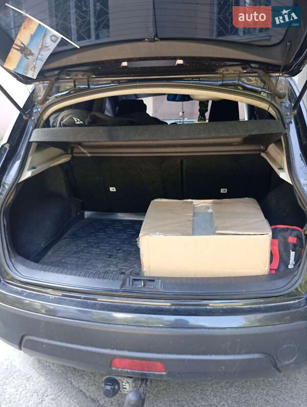 Внедорожник / Кроссовер Nissan Qashqai 2009 в Полтаве