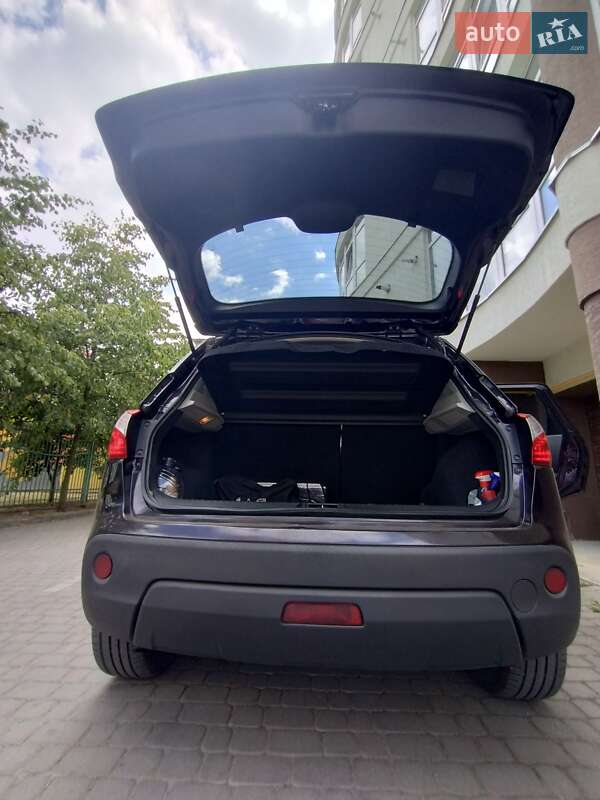 Внедорожник / Кроссовер Nissan Qashqai 2011 в Ивано-Франковске