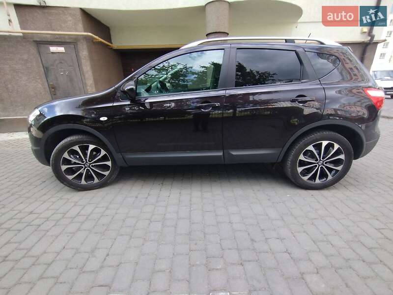 Внедорожник / Кроссовер Nissan Qashqai 2011 в Ивано-Франковске