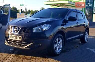 Позашляховик / Кросовер Nissan Qashqai 2012 в 