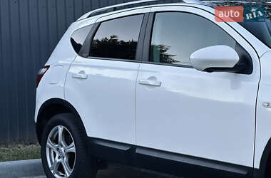 Позашляховик / Кросовер Nissan Qashqai 2013 в 