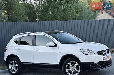 Позашляховик / Кросовер Nissan Qashqai 2013 в 