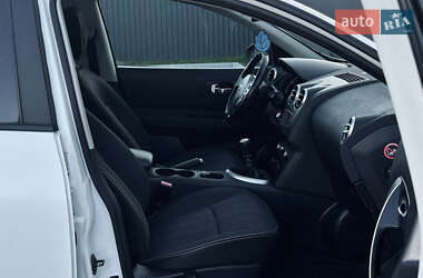 Позашляховик / Кросовер Nissan Qashqai 2013 в 