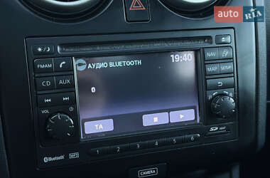 Позашляховик / Кросовер Nissan Qashqai 2013 в 