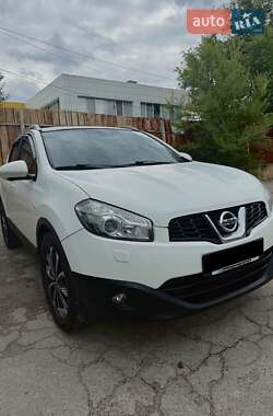 Позашляховик / Кросовер Nissan Qashqai 2012 в 
