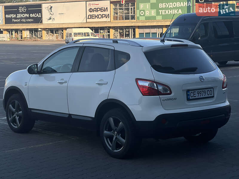 Позашляховик / Кросовер Nissan Qashqai 2011 в Чернівцях