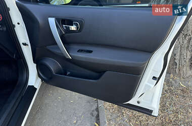 Позашляховик / Кросовер Nissan Qashqai 2011 в 