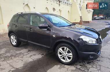 Внедорожник / Кроссовер Nissan Qashqai 2010 в 