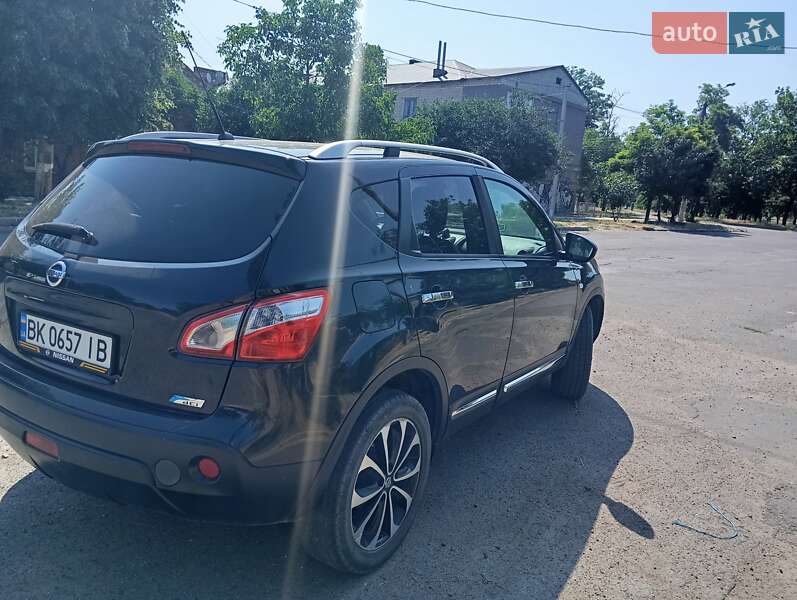 Внедорожник / Кроссовер Nissan Qashqai 2011 в Сарнах