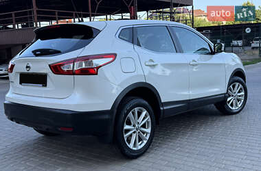Позашляховик / Кросовер Nissan Qashqai 2015 в 