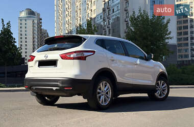 Позашляховик / Кросовер Nissan Qashqai 2015 в 