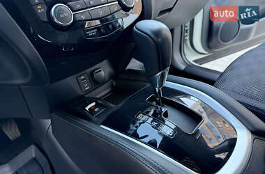 Позашляховик / Кросовер Nissan Qashqai 2015 в 