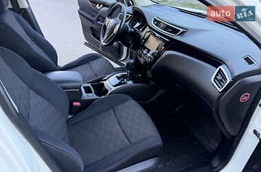 Позашляховик / Кросовер Nissan Qashqai 2015 в 