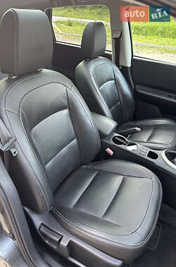 Позашляховик / Кросовер Nissan Qashqai 2013 в 