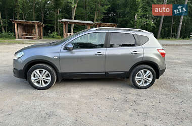 Позашляховик / Кросовер Nissan Qashqai 2013 в 