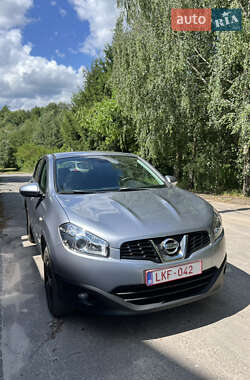 Позашляховик / Кросовер Nissan Qashqai 2010 в 