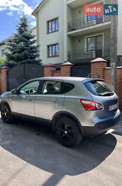 Позашляховик / Кросовер Nissan Qashqai 2010 в 