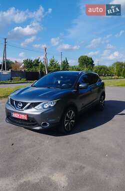 Позашляховик / Кросовер Nissan Qashqai 2015 в Дубні
