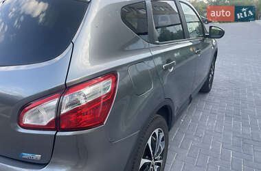 Внедорожник / Кроссовер Nissan Qashqai 2011 в 