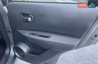 Внедорожник / Кроссовер Nissan Qashqai 2011 в 