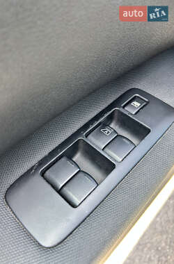 Позашляховик / Кросовер Nissan Qashqai 2012 в 