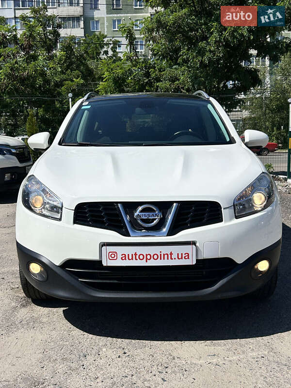 Позашляховик / Кросовер Nissan Qashqai 2012 в 
