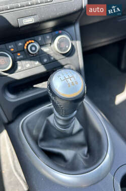 Позашляховик / Кросовер Nissan Qashqai 2012 в 